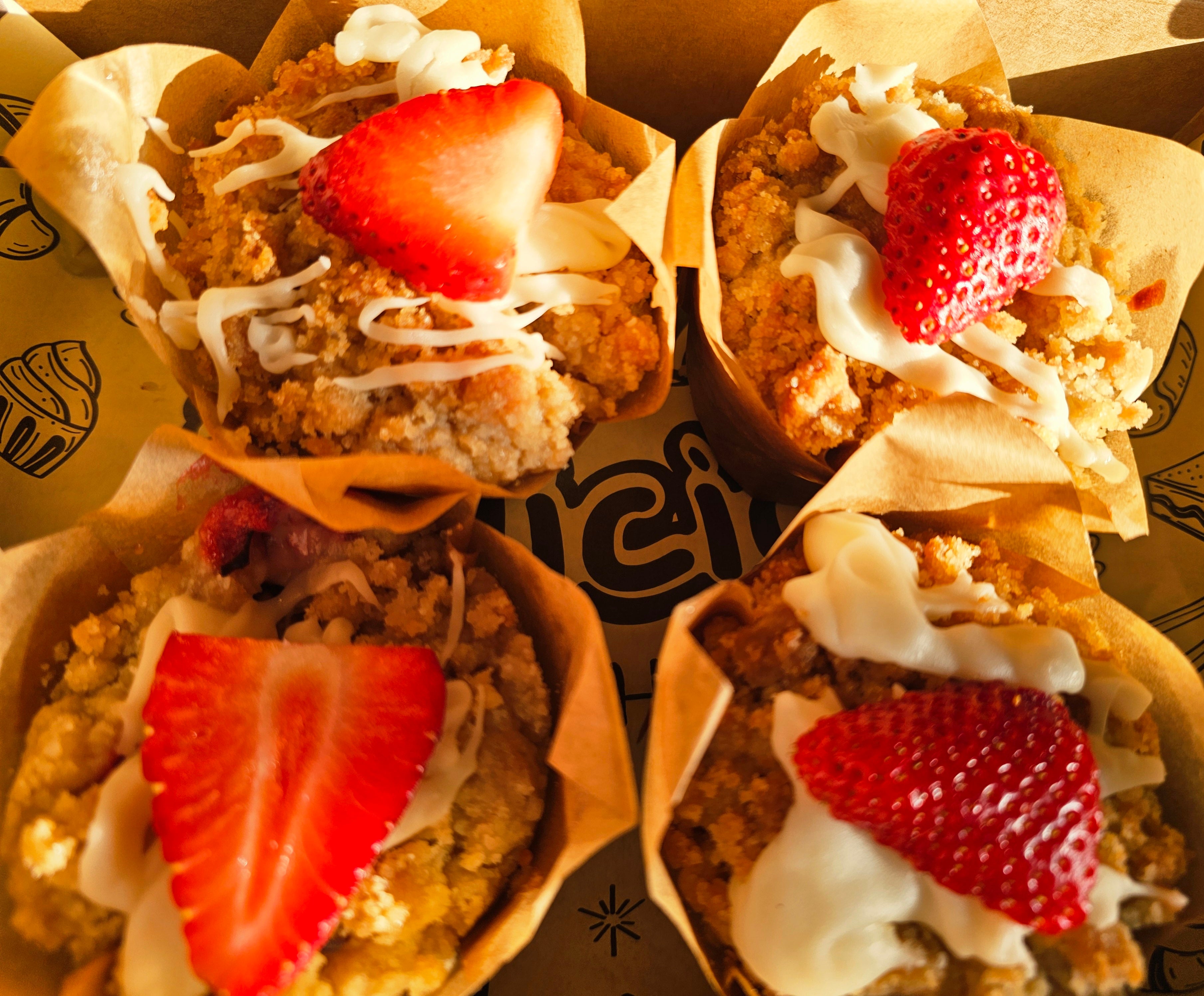 Strawberry Cheesecake Crumble Muffin 4 pack