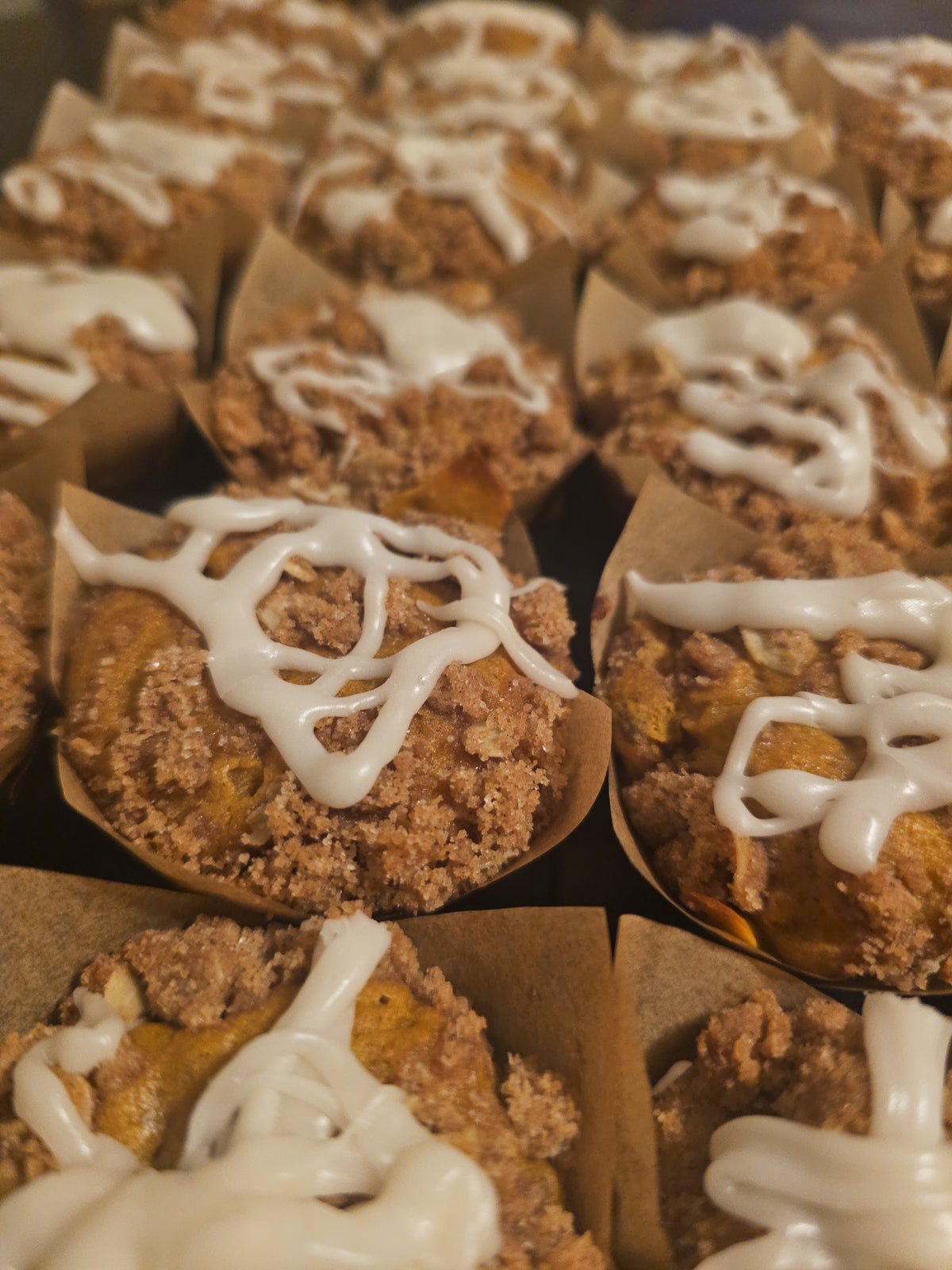 Pumpkin Cheesecake Crumble Mini Muffins 8pk